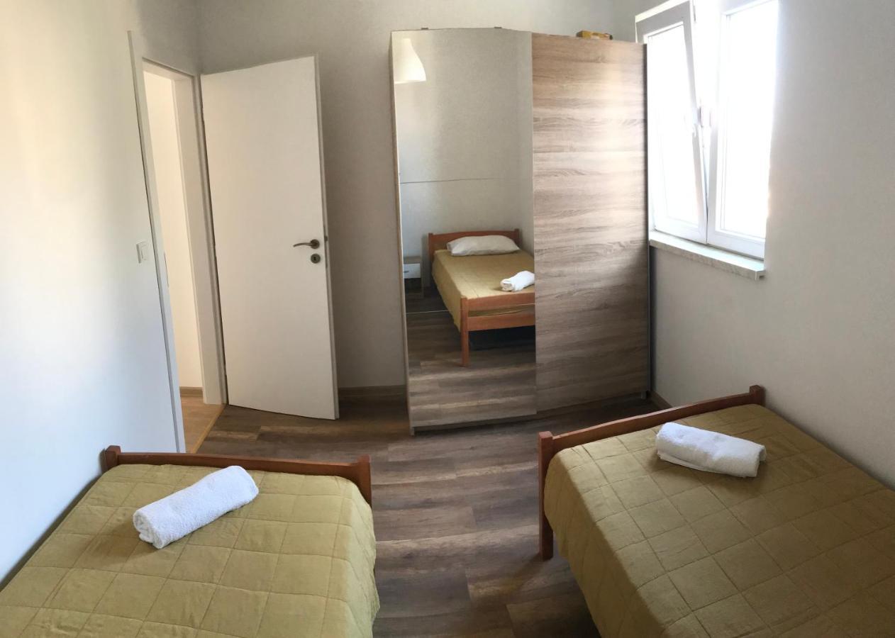 Apartments Jelka Banjol Exterior photo
