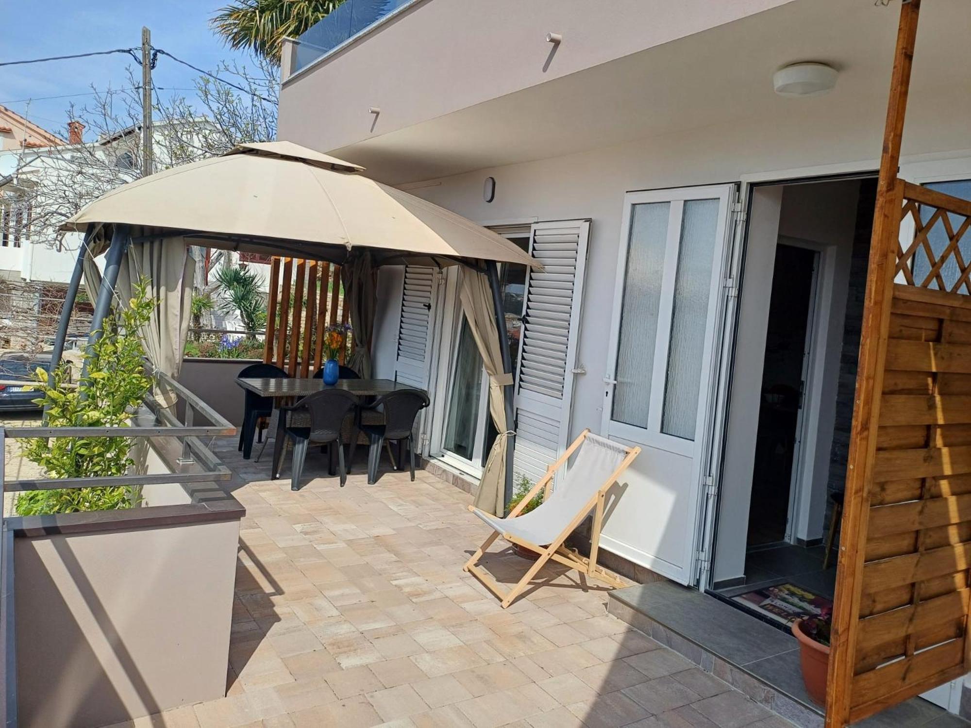Apartments Jelka Banjol Exterior photo