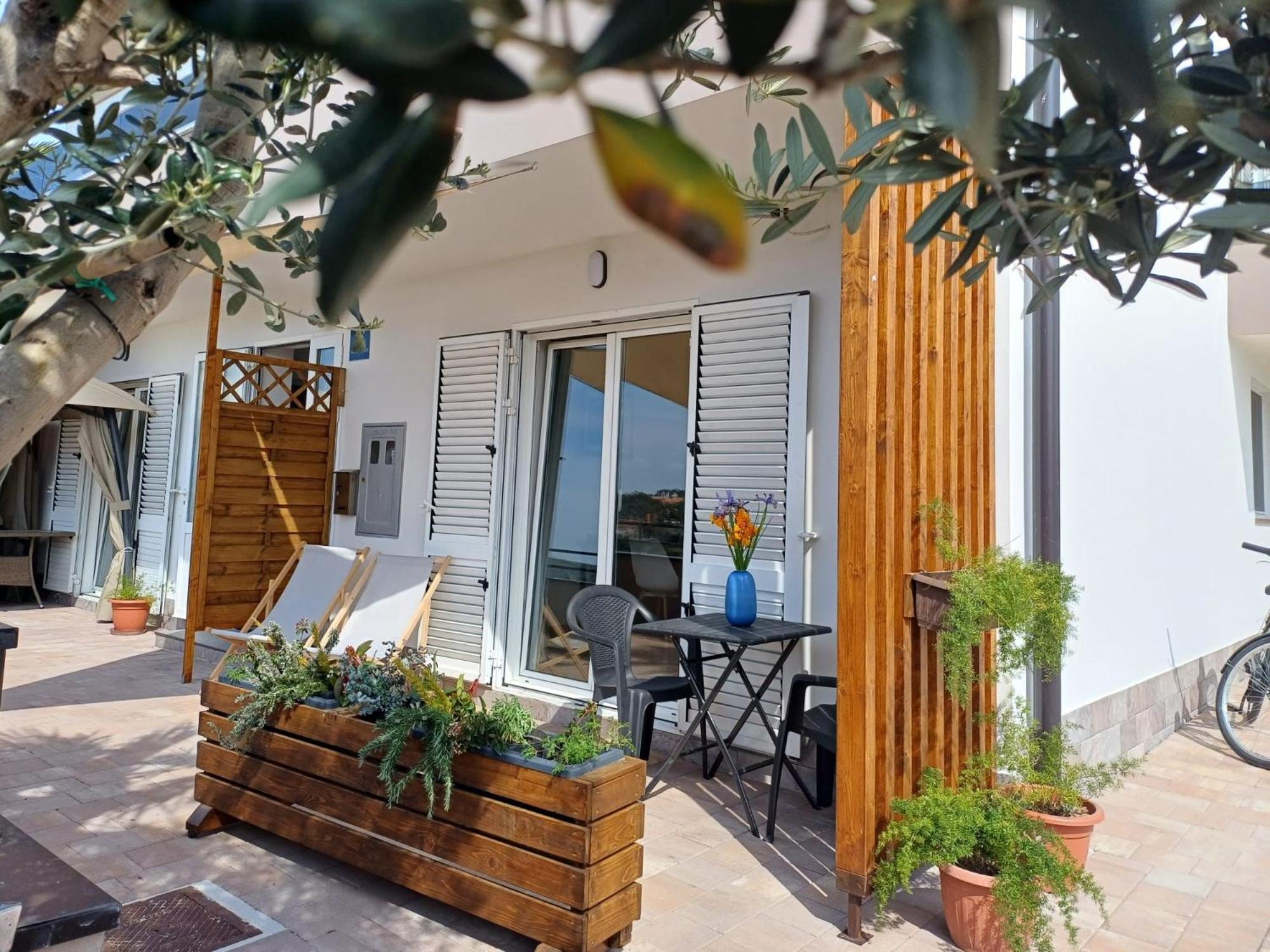 Apartments Jelka Banjol Exterior photo